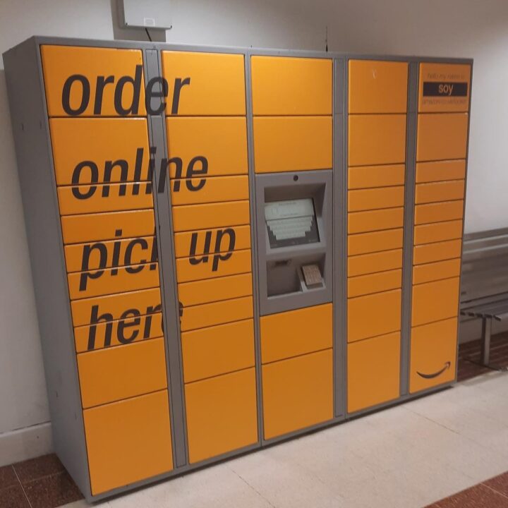 Our Amazon locker Here for your convenience! Forum Shopping Centre